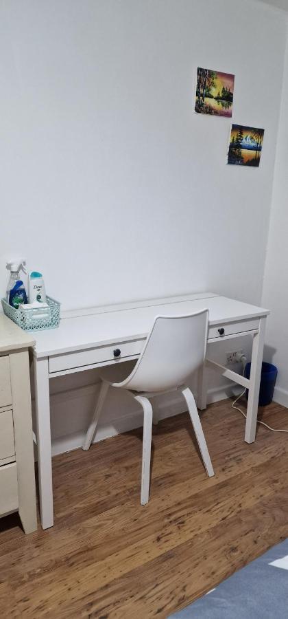 Cozy Double Bedroom In Zone 1-2 Central لندن المظهر الخارجي الصورة