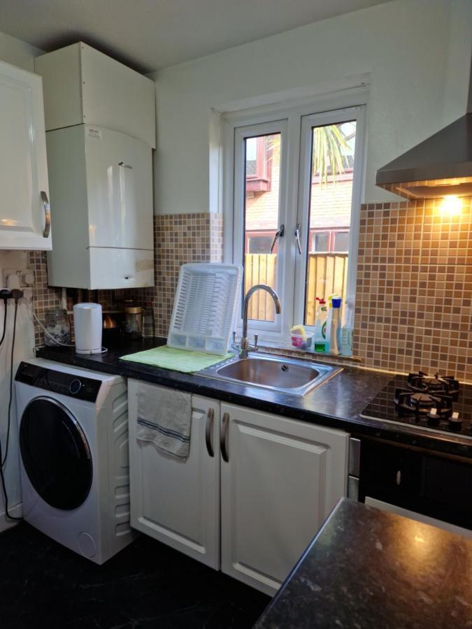 Cozy Double Bedroom In Zone 1-2 Central لندن المظهر الخارجي الصورة