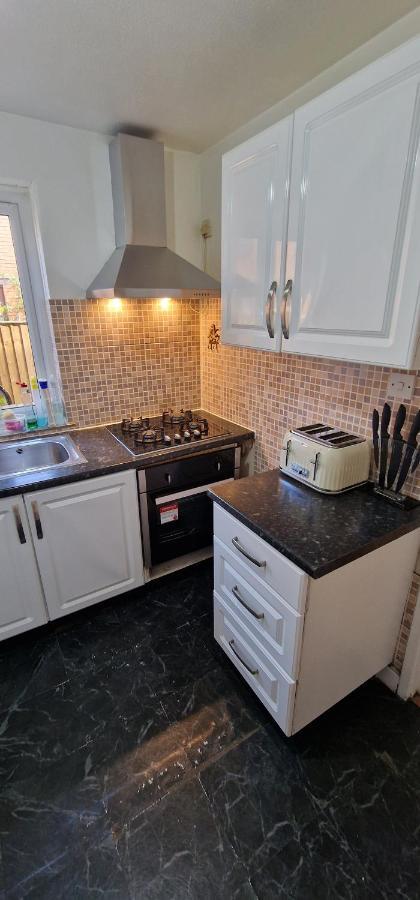 Cozy Double Bedroom In Zone 1-2 Central لندن المظهر الخارجي الصورة